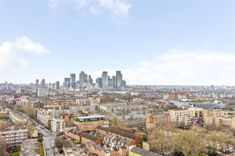 Cendal Crescent, London, E1