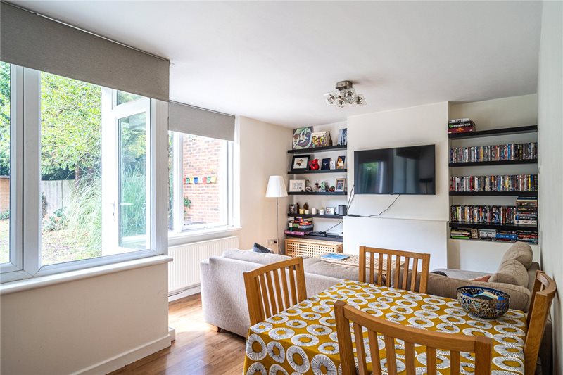 Ewen Crescent, London, SW2