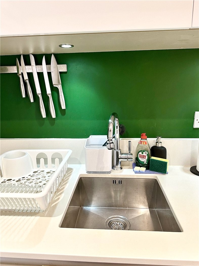 Devizes Street, London, N1