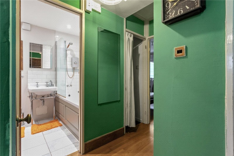 Sidney Street, London, E1