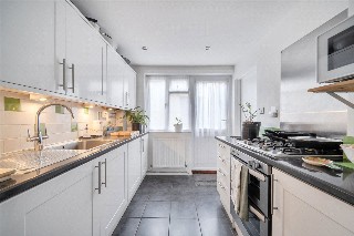 Ryle Road, Farnham, Surrey, GU9