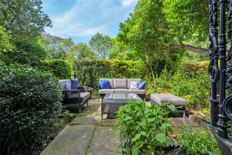 Sutherland Avenue, London, W9