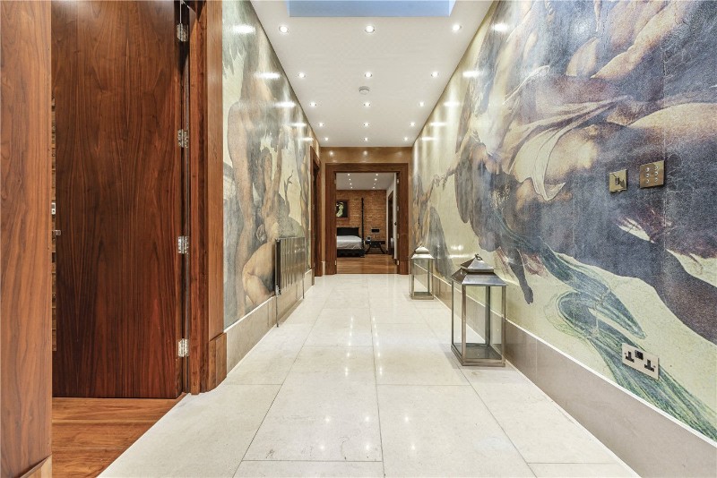 Northumberland Avenue, London, WC2N