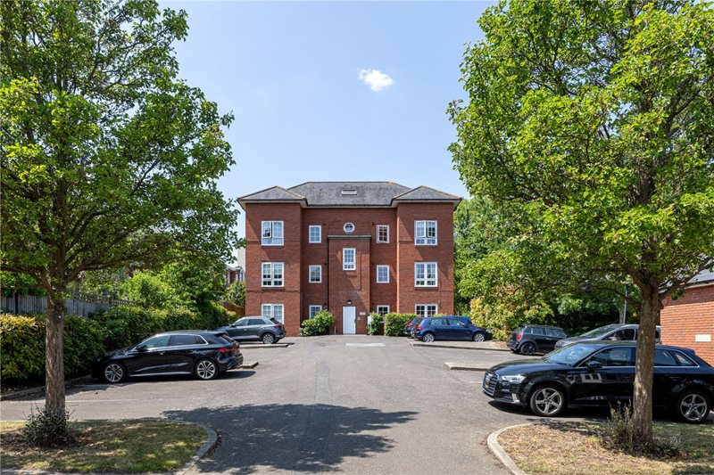 Sutherland Grove, London, SW18