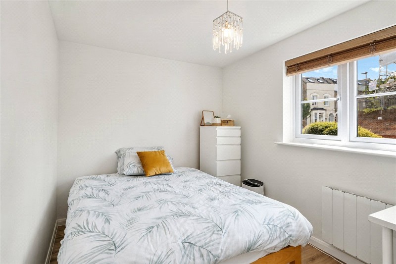 Kiver Road, London, N19