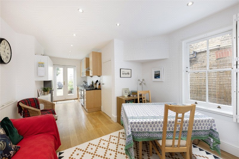 Brookwood Road, London, SW18