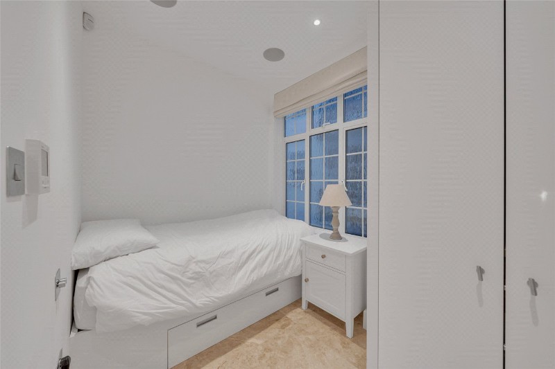 Berkeley Court, Marylebone Road, London, NW1