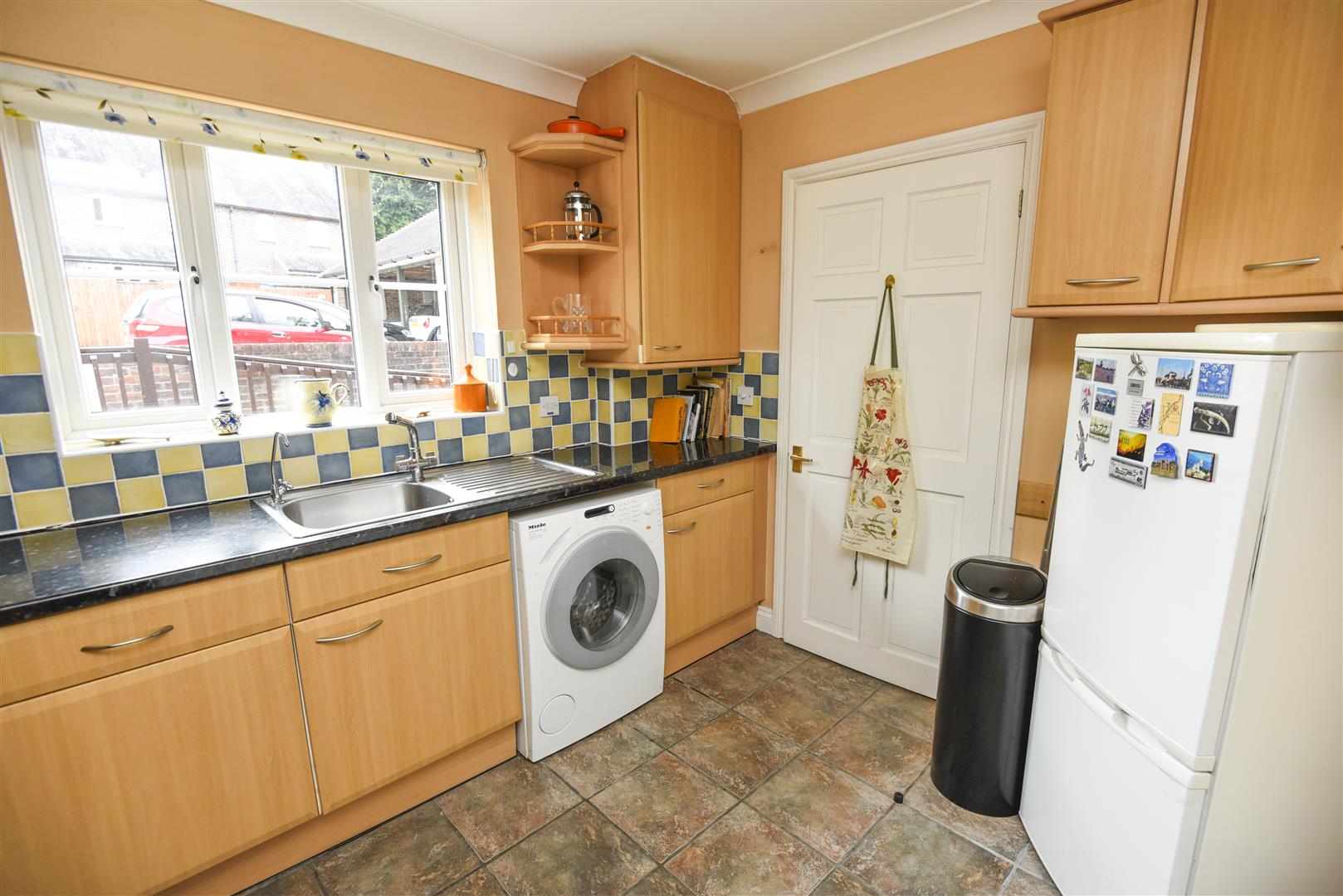 A KITCHEN 2.JPG