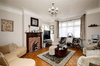 Evelyn Grove, London, W5