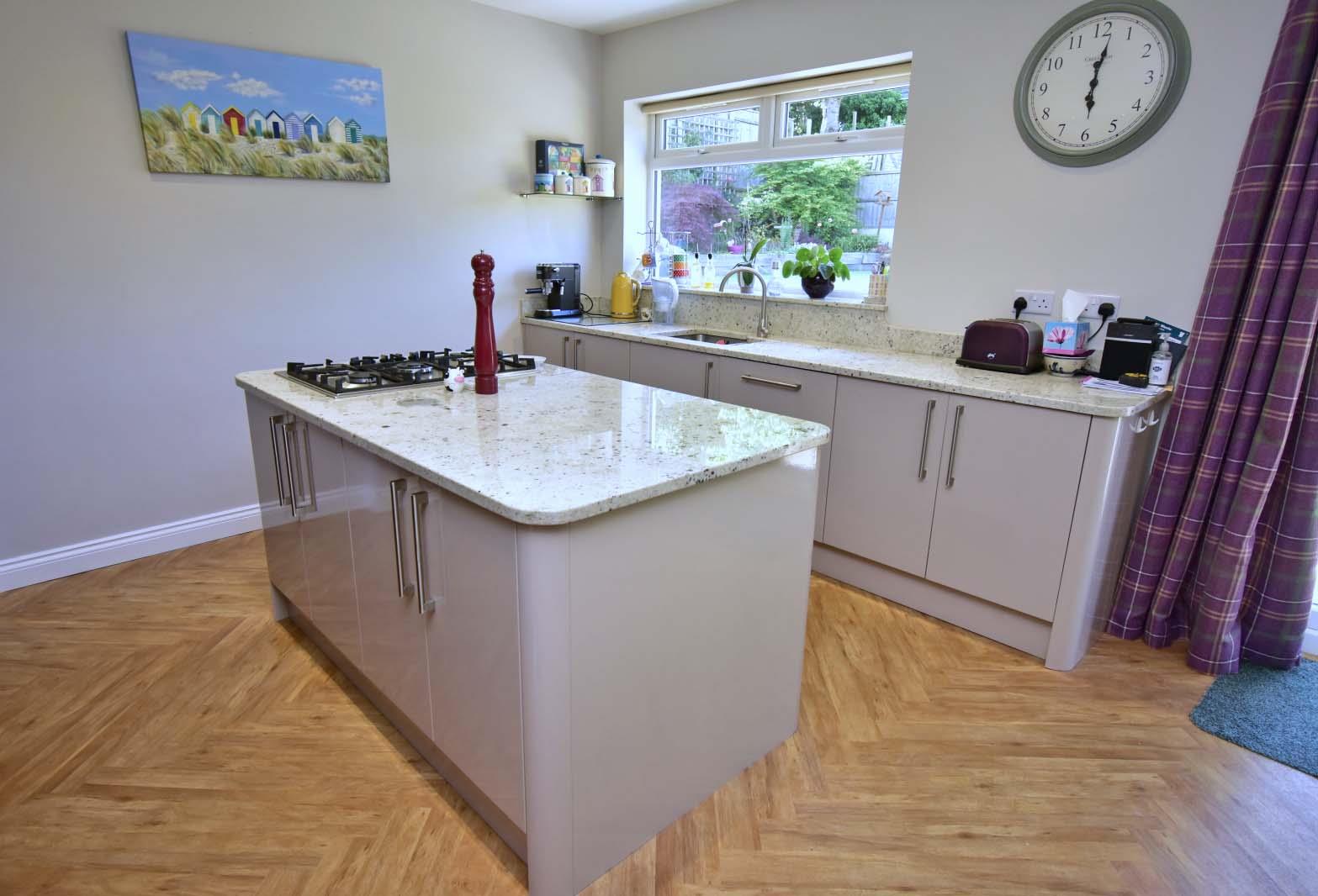 A KITCHEN 2.JPG