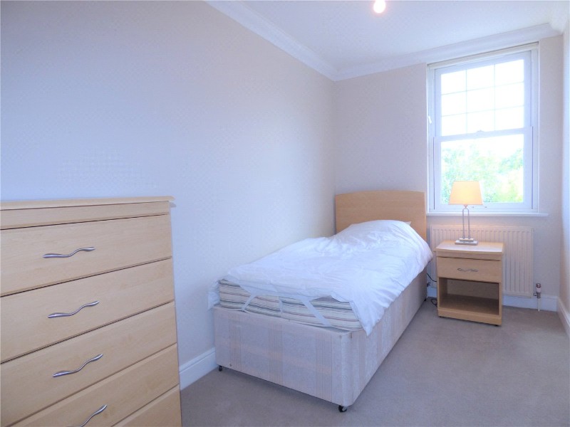 Park Rise, Leatherhead, Surrey, KT22