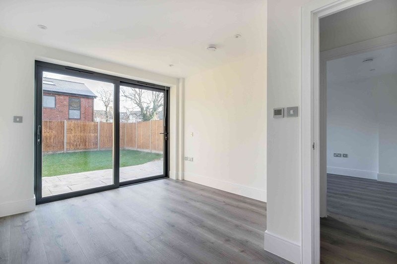 Brownlow Road, London, N11