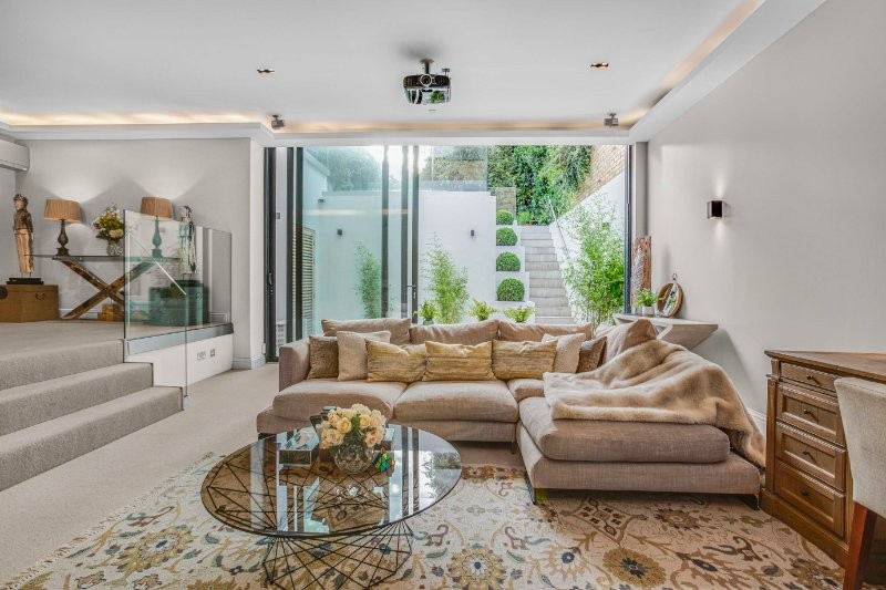 Castelnau, Barnes, London, SW13