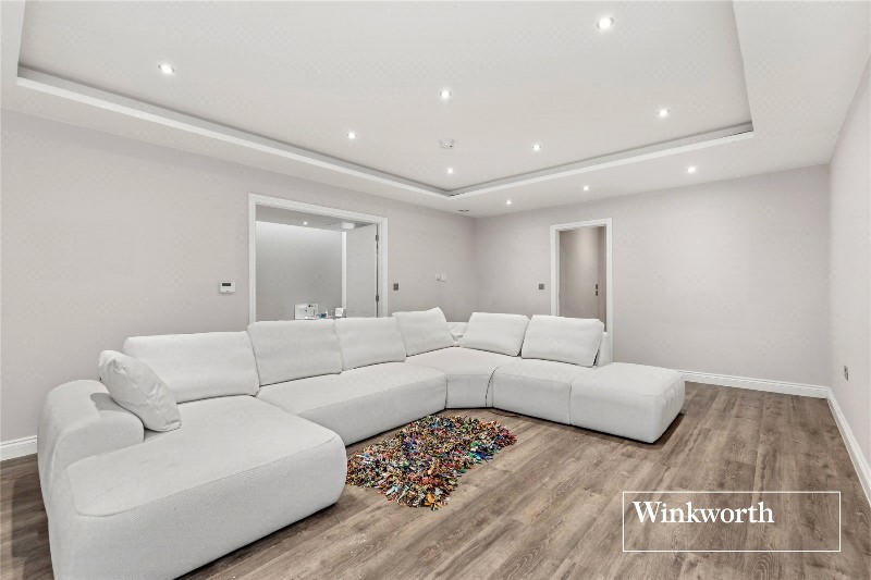 Barnet Road, Arkley, EN5