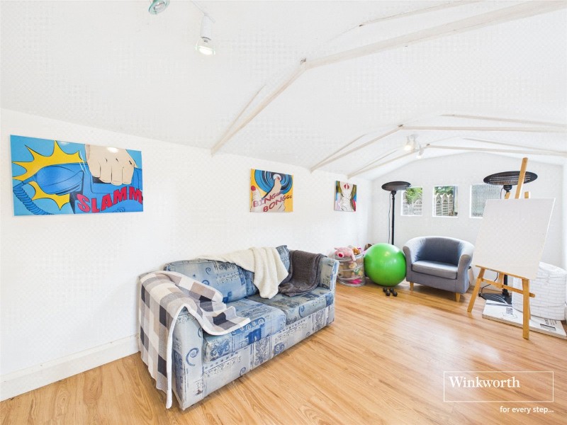 Farm Road, Edgware, HA8