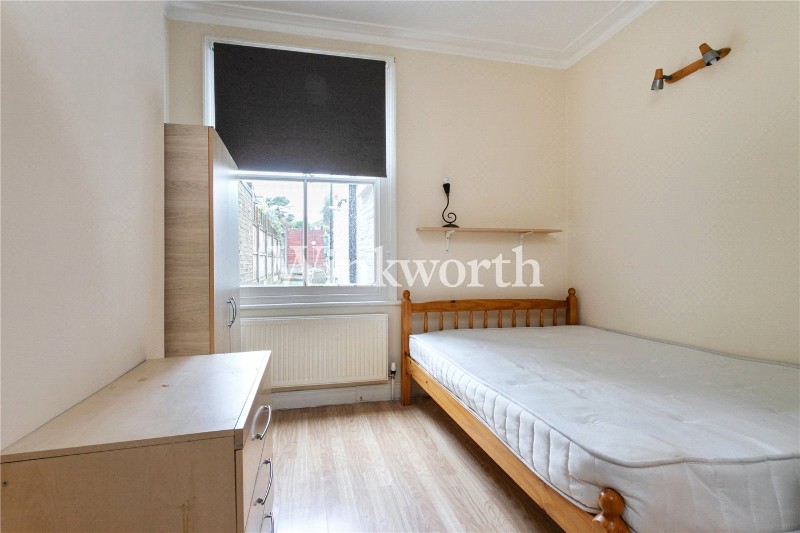 Kirkstall Avenue, London, N17