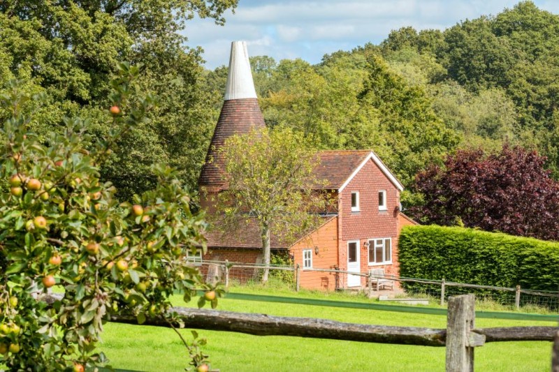 Greenvale Oast, Browns Lane, Cross In Hand, East Sussex, TN21