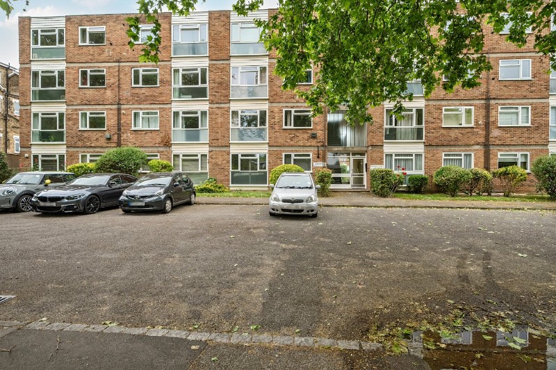 Brackley Road, Beckenham, BR3