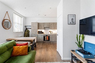 Kingston Road, London, SW20