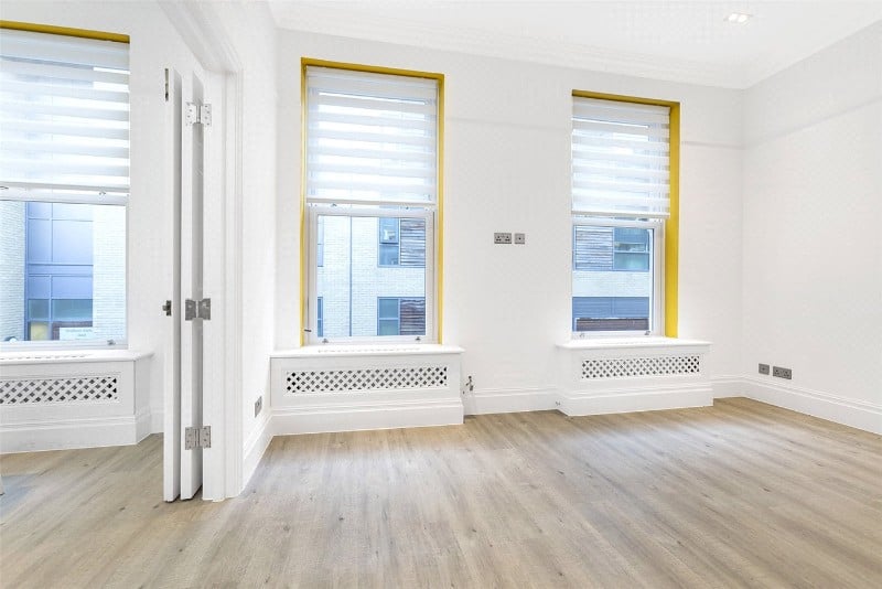 Chenies Mews, London, WC1E