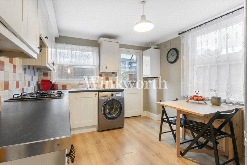 High Road, London, N22