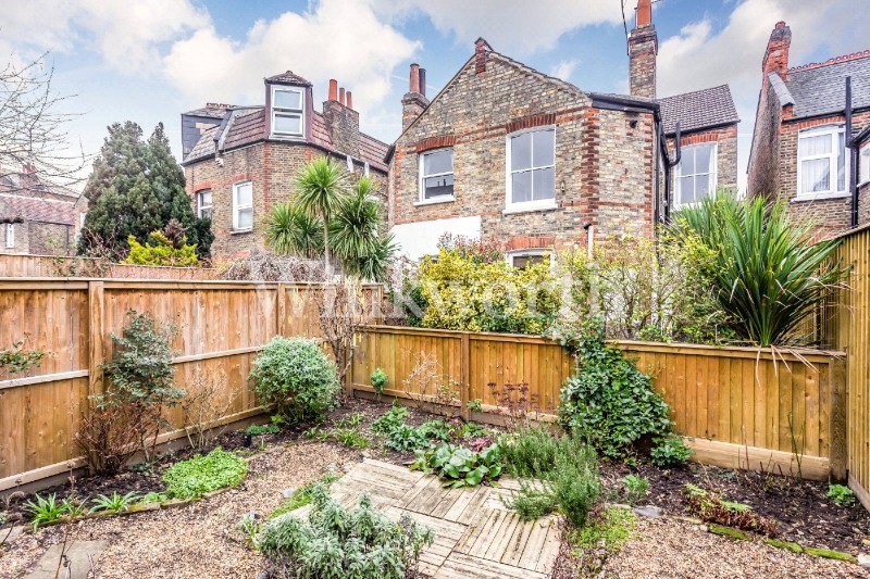 Abbotsford Avenue, London, N15