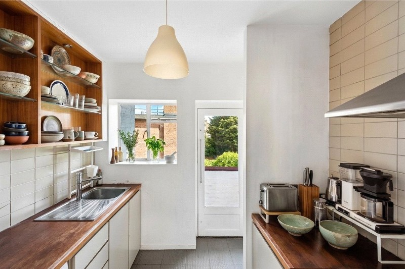 Clissold Crescent, London, N16