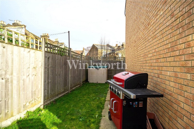 Belz Drive, London, N15