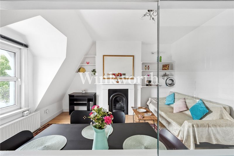 Lausanne Road, London, N8