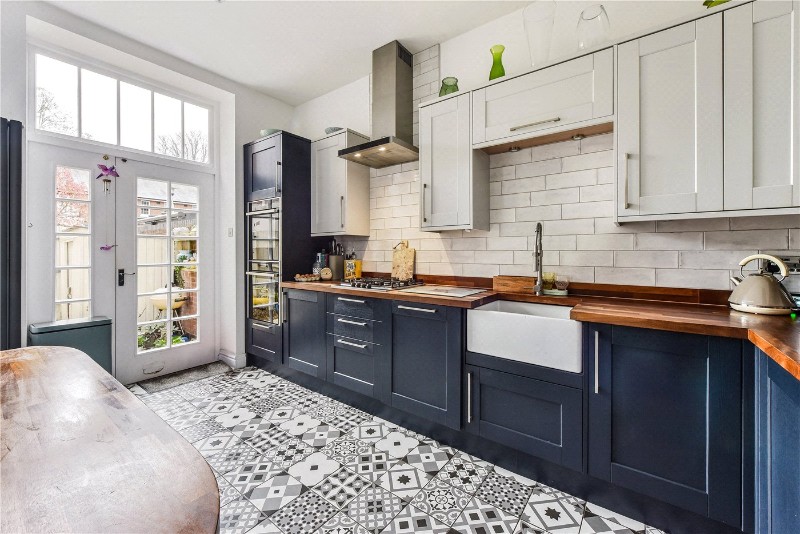 Alison Way, Winchester, Hampshire, SO22