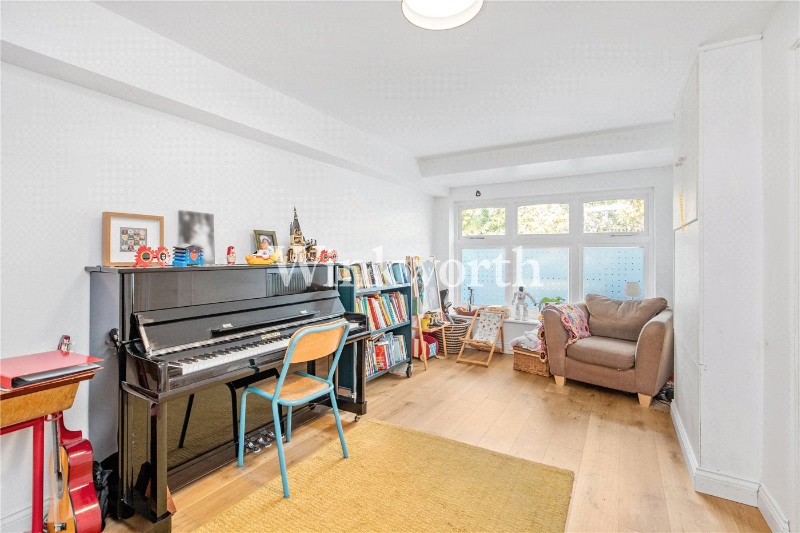 Westminster Drive, London, N13