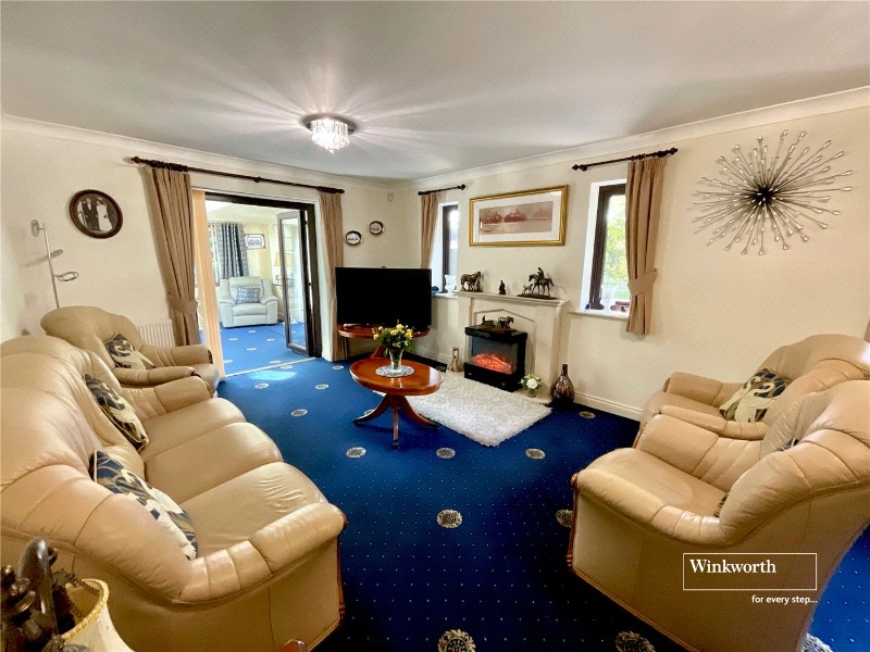 Rothesay Drive, Highcliffe, Christchurch, Dorset, BH23