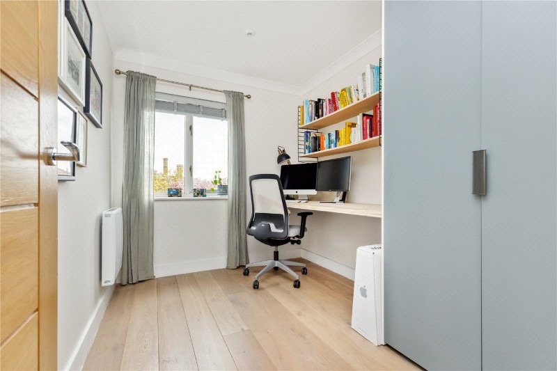 Myddleton Avenue, London, N4