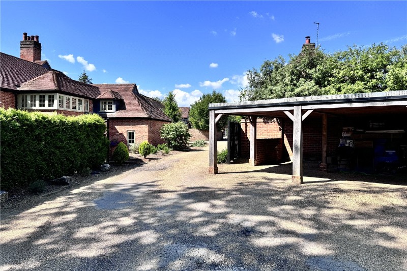 Denham Lane, Chalfont St. Peter, Gerrards Cross, Buckinghamshire, SL9