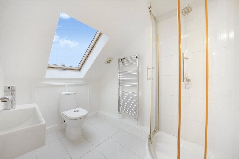 Rathcoole Avenue, London, N8