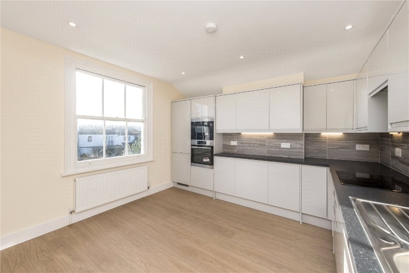 Kingscourt Road, London, SW16