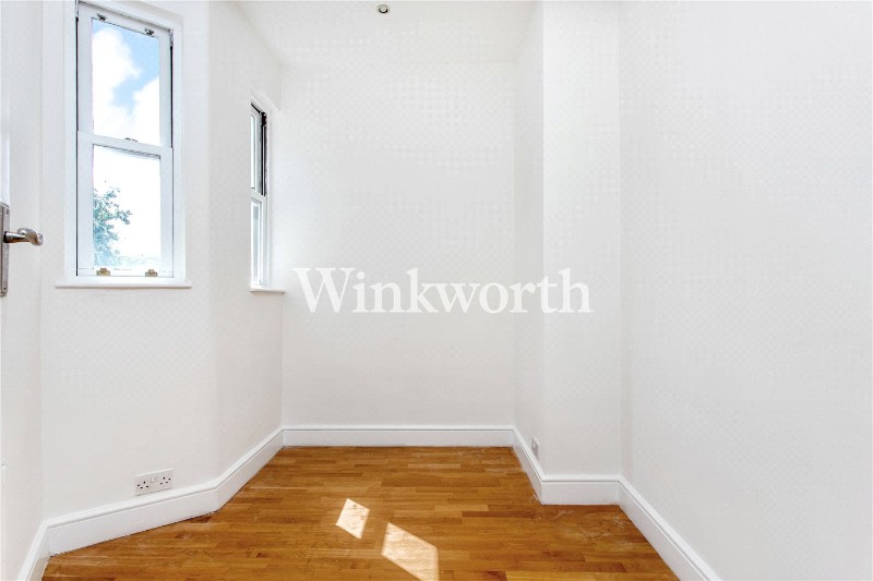 Kelvin Avenue, London, N13