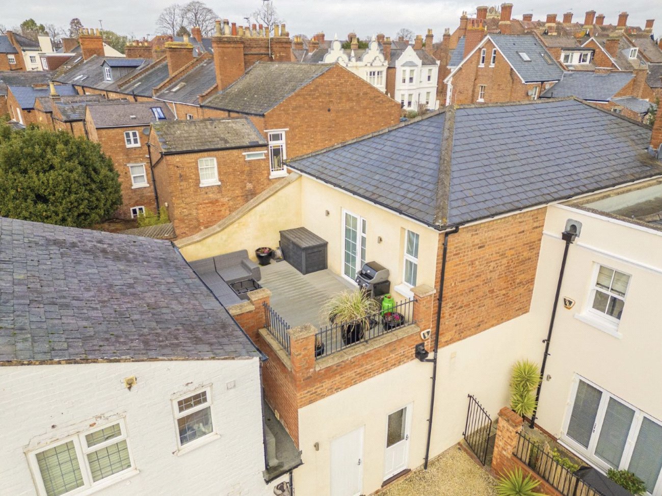 Mid Aeriel Roof Terr