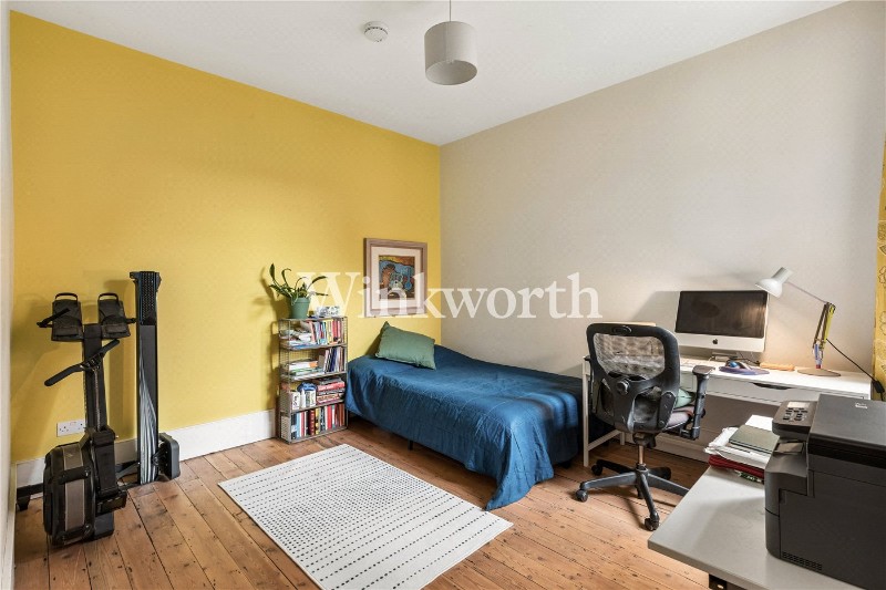 Lakeside Road, London, N13
