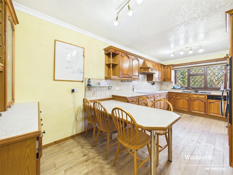 Wolmer Gardens, Edgware, HA8