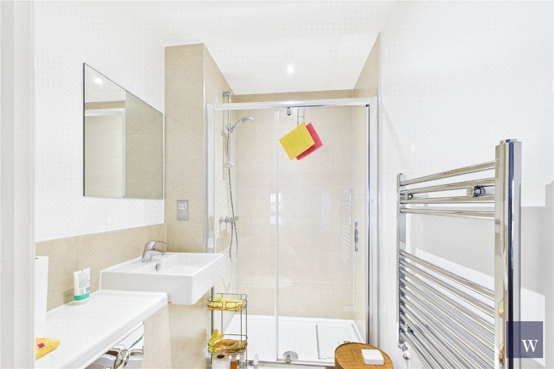 Streatham High Road, London, SW16