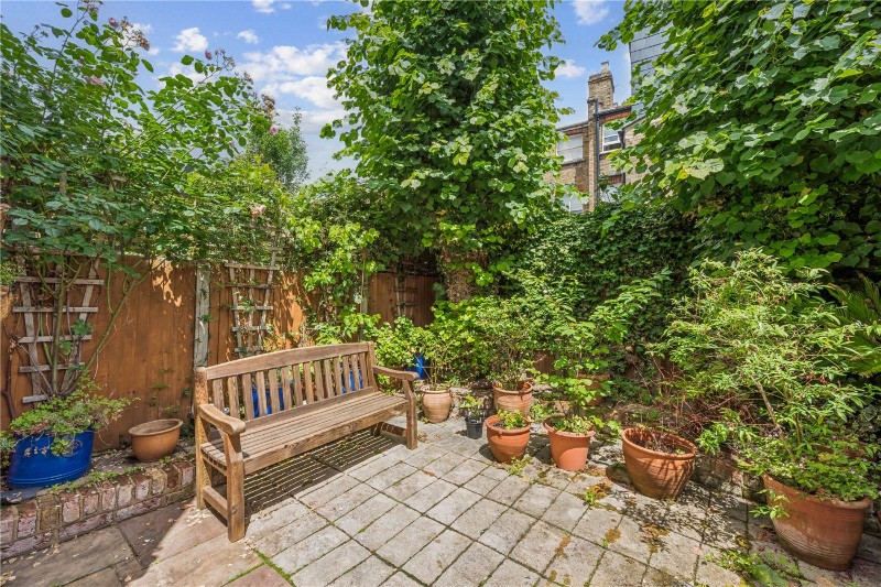 Clissold Crescent, London, N16