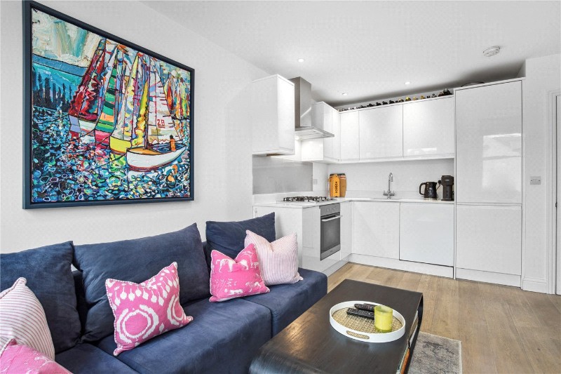 Sisters Avenue, London, SW11
