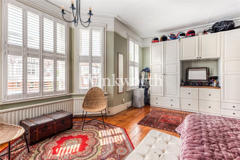 Lakeside Road, London, N13