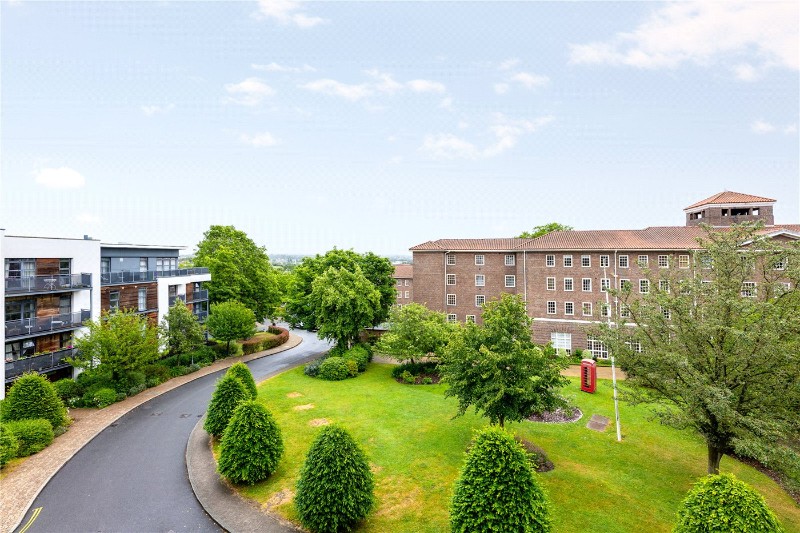 Scott Avenue, London, SW15