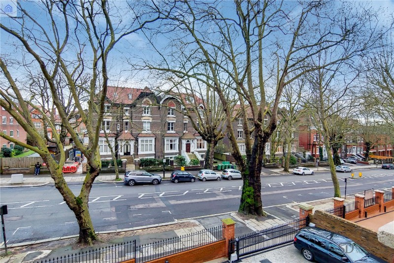 Fitzjohns Avenue, London, NW3