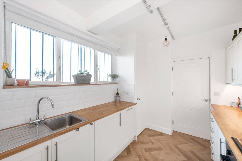 Mile End Road, London, E1