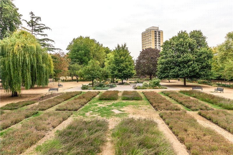 Lawn Lane, London, SW8