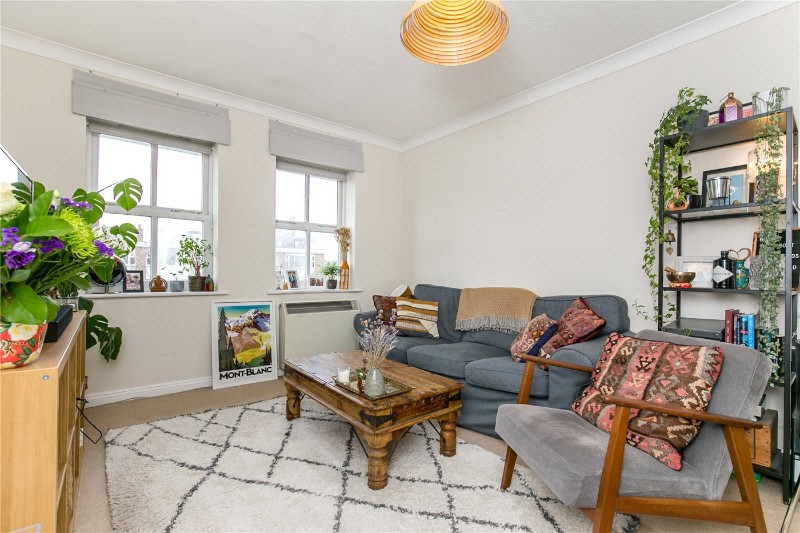 Alfred Close, London, W4