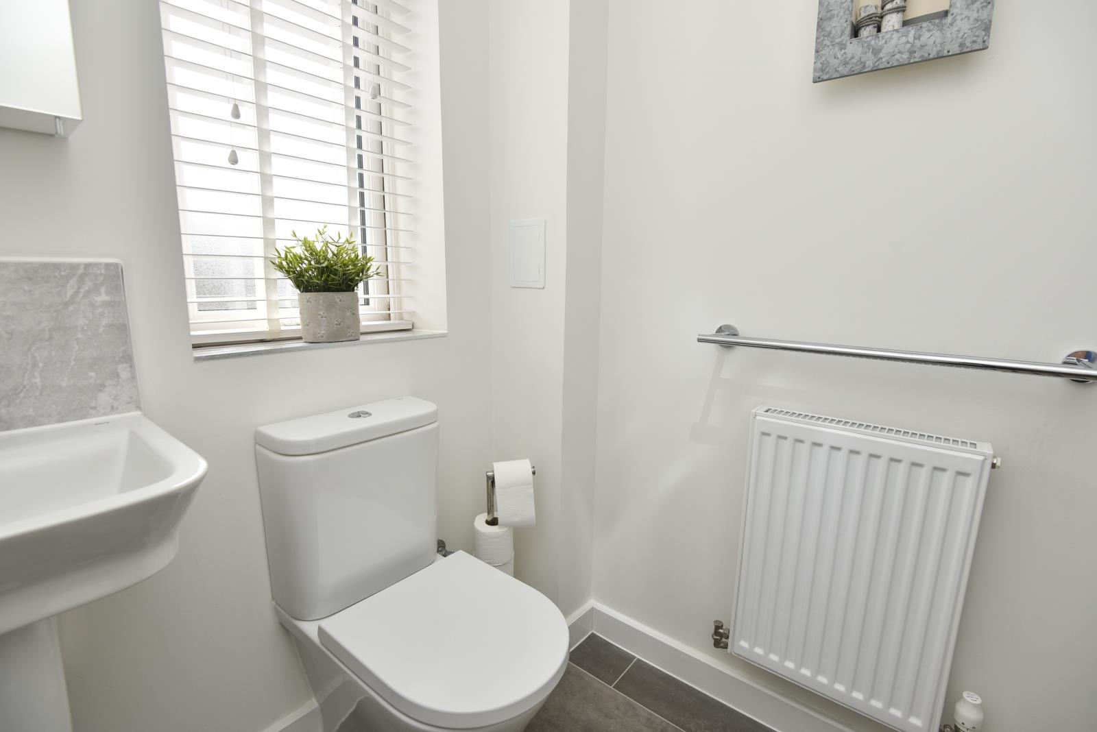 A BED 2 EN SUITE A D